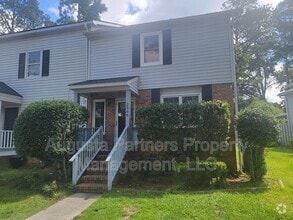 Building Photo - 2309 Creekview Dr