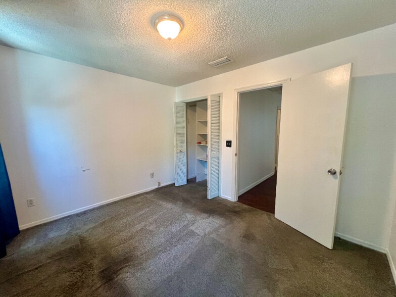 Building Photo - 6677 Ryan Chase Ct