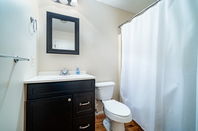 Building Photo - 49 Lake Dr