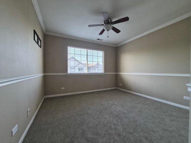 Building Photo - 1015 Woodview Ct