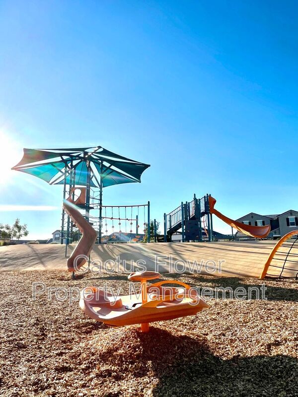 Building Photo - 2108 W Sheridan Ave