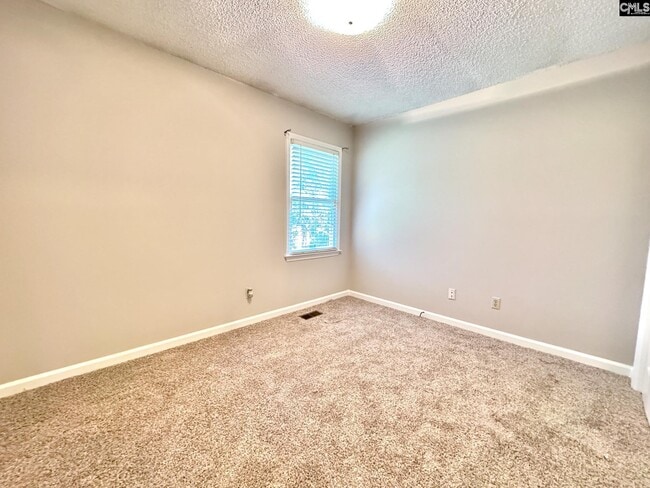 Building Photo - 116 Botany Dr