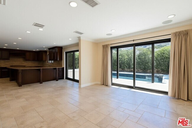 Building Photo - 5515 Ruthwood Dr