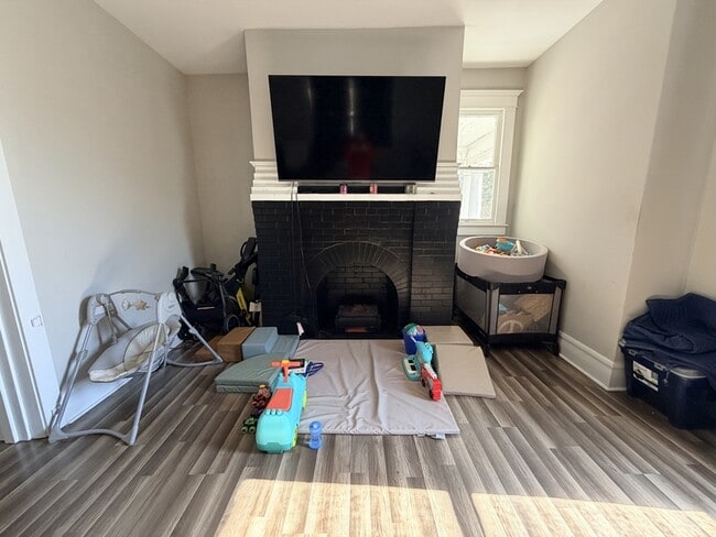 Building Photo - 124 Linden Ave