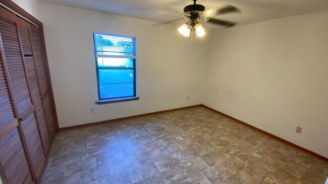 Building Photo - 786 Timberway Ct