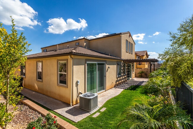 Building Photo - 28629 Farrier Dr