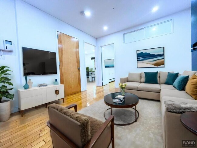 Building Photo - 2 bedroom in NEW YORK NY 10009