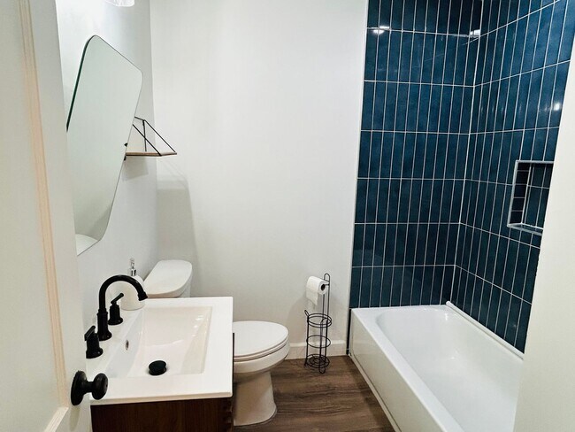 Building Photo - 601 Foster Pl