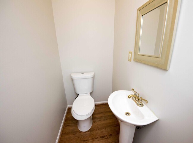 Building Photo - 202 11th St NE