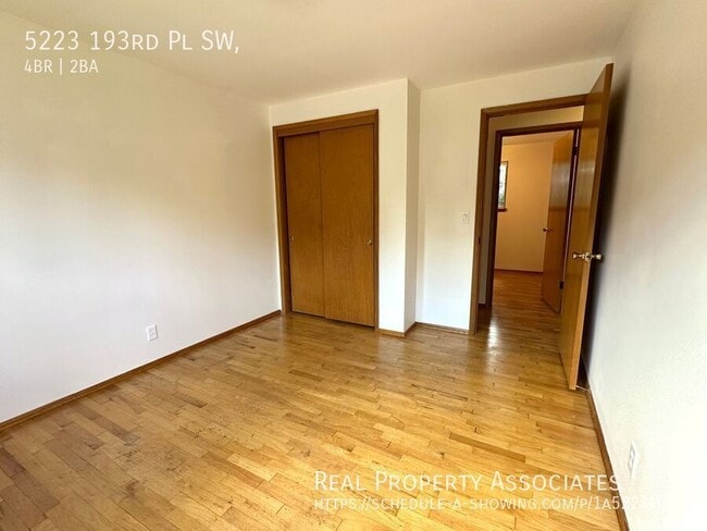 Building Photo - 5223 193rd Pl SW
