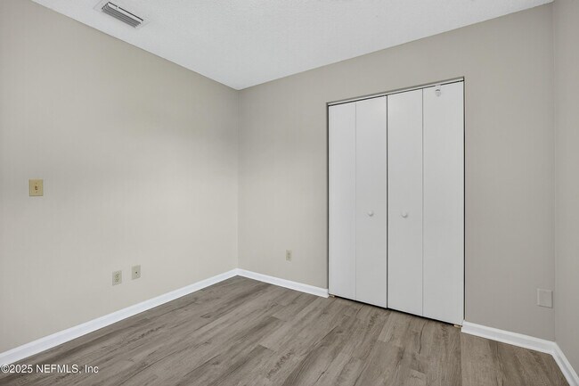 Building Photo - 2512 Bluffton Dr