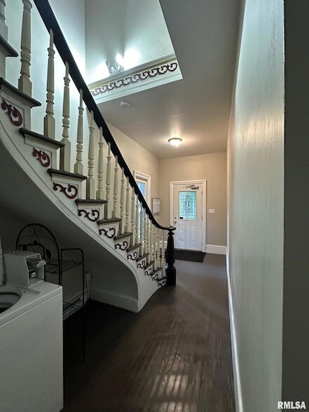 Building Photo - 333 S Douglas Ave