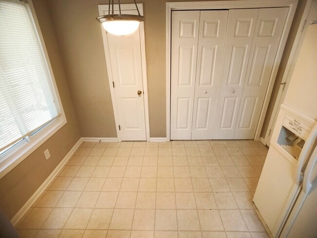 Building Photo - Ranch Home - 3BR/2BA - Powder Springs