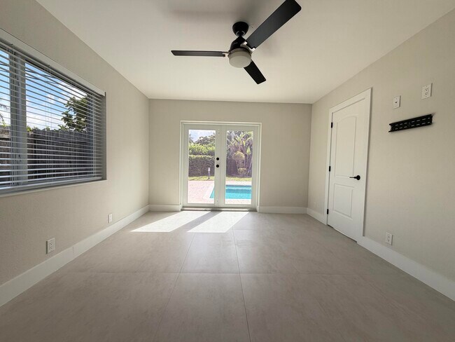 Building Photo - 1100 W Camino Real