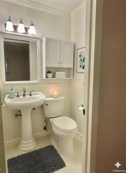 Building Photo - 928 N Adams Rd