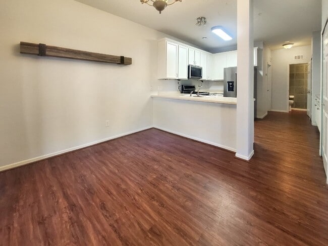 Building Photo - 3BR 2BA End unit Townhome in Stillwater