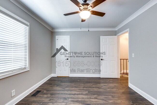 Building Photo - 717 Fox Ridge Dr