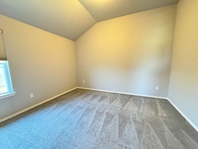 Building Photo - 1104 Black Mesa Rd