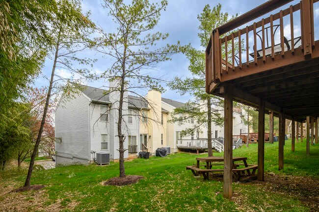 Building Photo - 1 Lanhill Ct