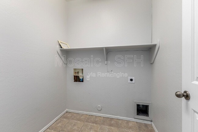 Building Photo - 18545 W Paseo Way