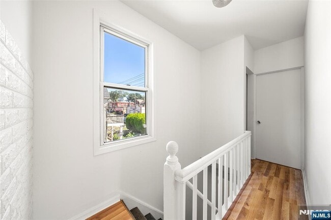 Building Photo - 539 Bergen Blvd