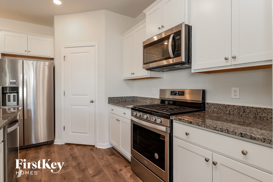 Building Photo - 407 Bering Ln