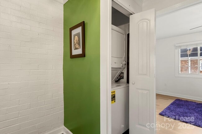 Building Photo - 1318 Green Oaks Ln