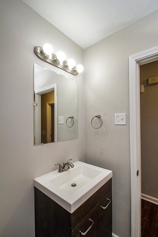 Building Photo - Completely Renovated 3 Bedroom 1 Bathroom Home