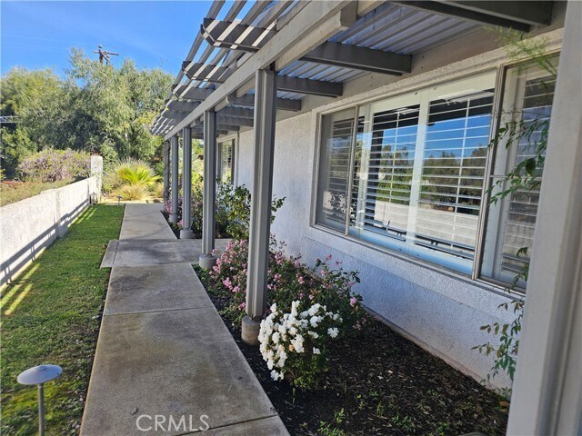 Building Photo - 639 Alta Loma Dr