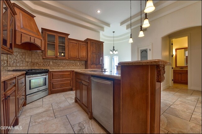Building Photo - 6304 Franklin Trail Drive