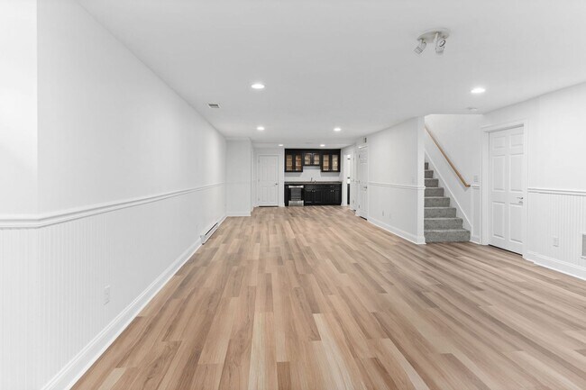 Building Photo - 5 Neff Dr