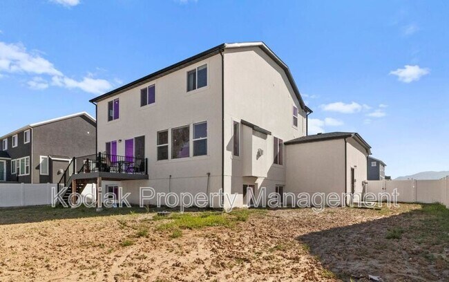 Building Photo - 127 N 4450 W