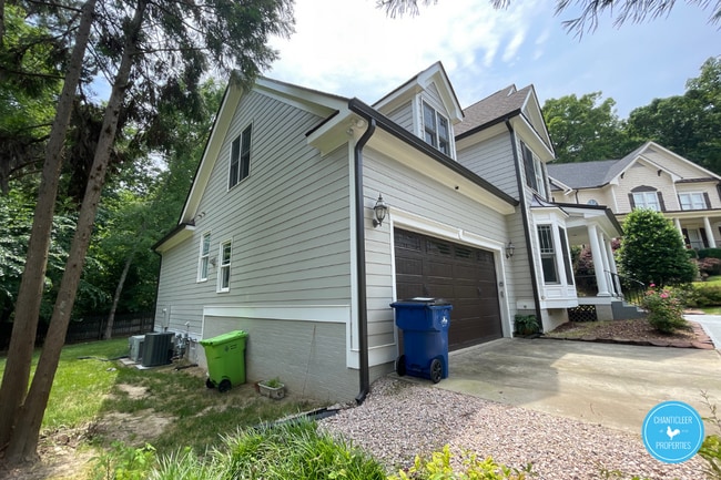 Building Photo - 8105 Last Oak Ct