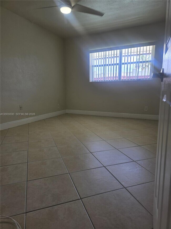 Building Photo - 6709 N Kendall Dr