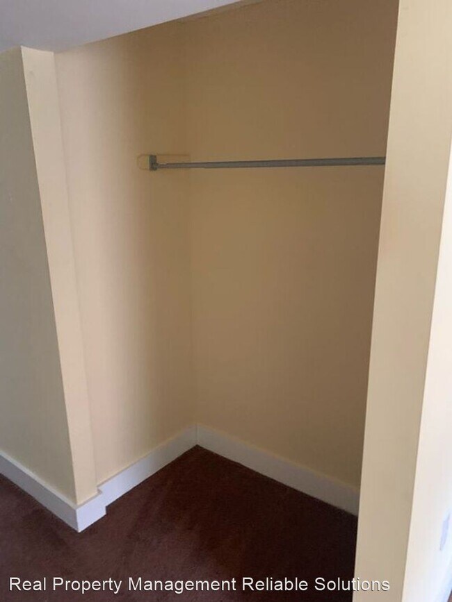 Building Photo - 2 br, 2.5 bath House - 911 W. Lombard Street