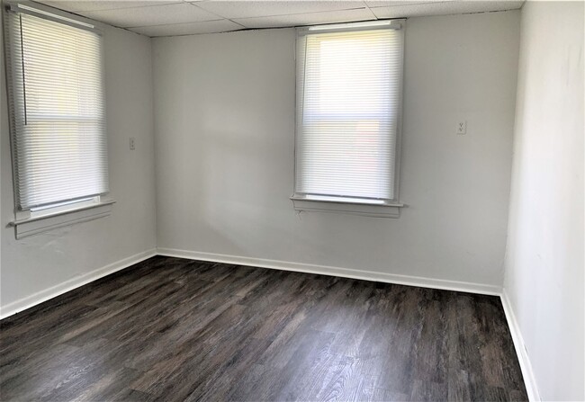 Building Photo - 121 Muskingum Dr