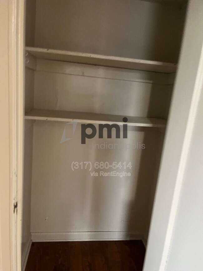 Building Photo - 1 W 28th St