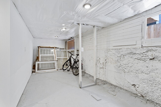 Building Photo - 2334 SE 34th Ave