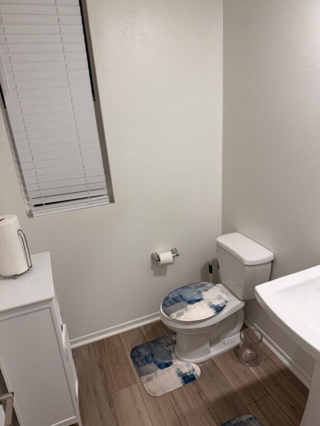 Building Photo - 5491 Seacliff Pl