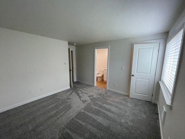 Building Photo - Updated 3-Bedroom Home in Bluegrass Commun...