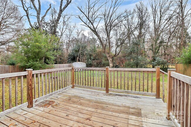 Building Photo - 5442 Kinsale Ln