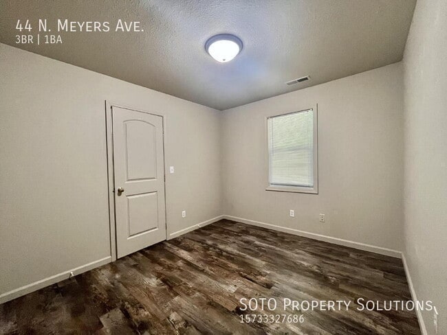 Building Photo - 44 Meyers St