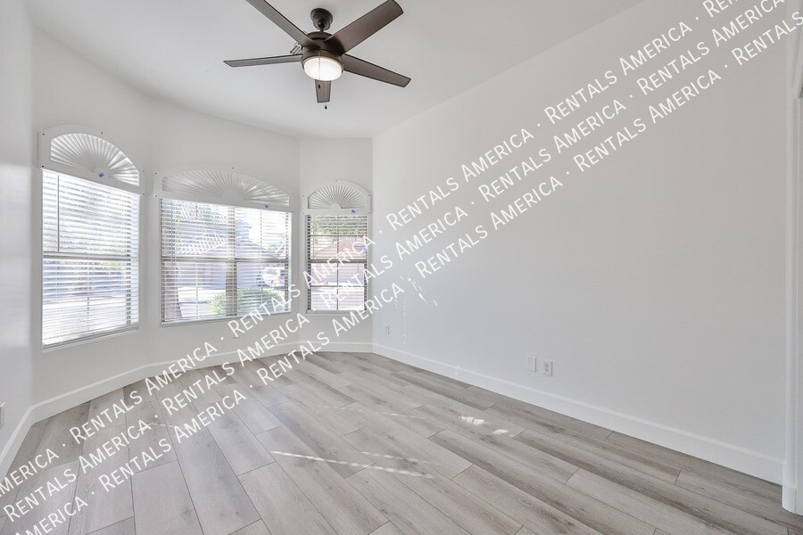 Building Photo - 10320 W Cashman Dr