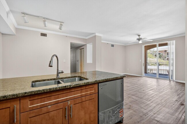Building Photo - 6450 Emerald Dunes Dr