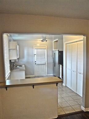 Building Photo - Adorable 2 Bedroom 1 Bath Home in Sylvan H...