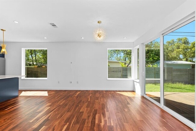 Building Photo - 7603 Creston Ln