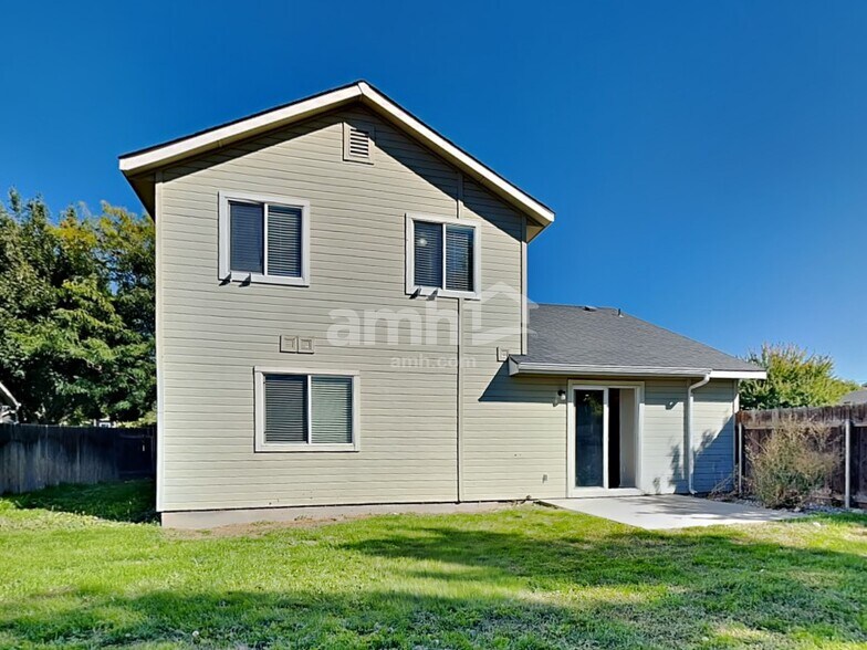 Building Photo - 3261 N Maplestone Ave