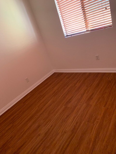 Upstair Bedroom 2.1 - 1255 Los Robles N Ave