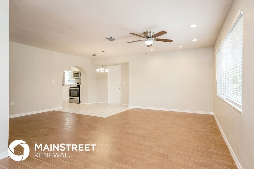 Building Photo - 13606 River Forest Dr