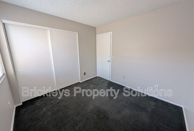 Building Photo - 1878 E Sheffield Ct